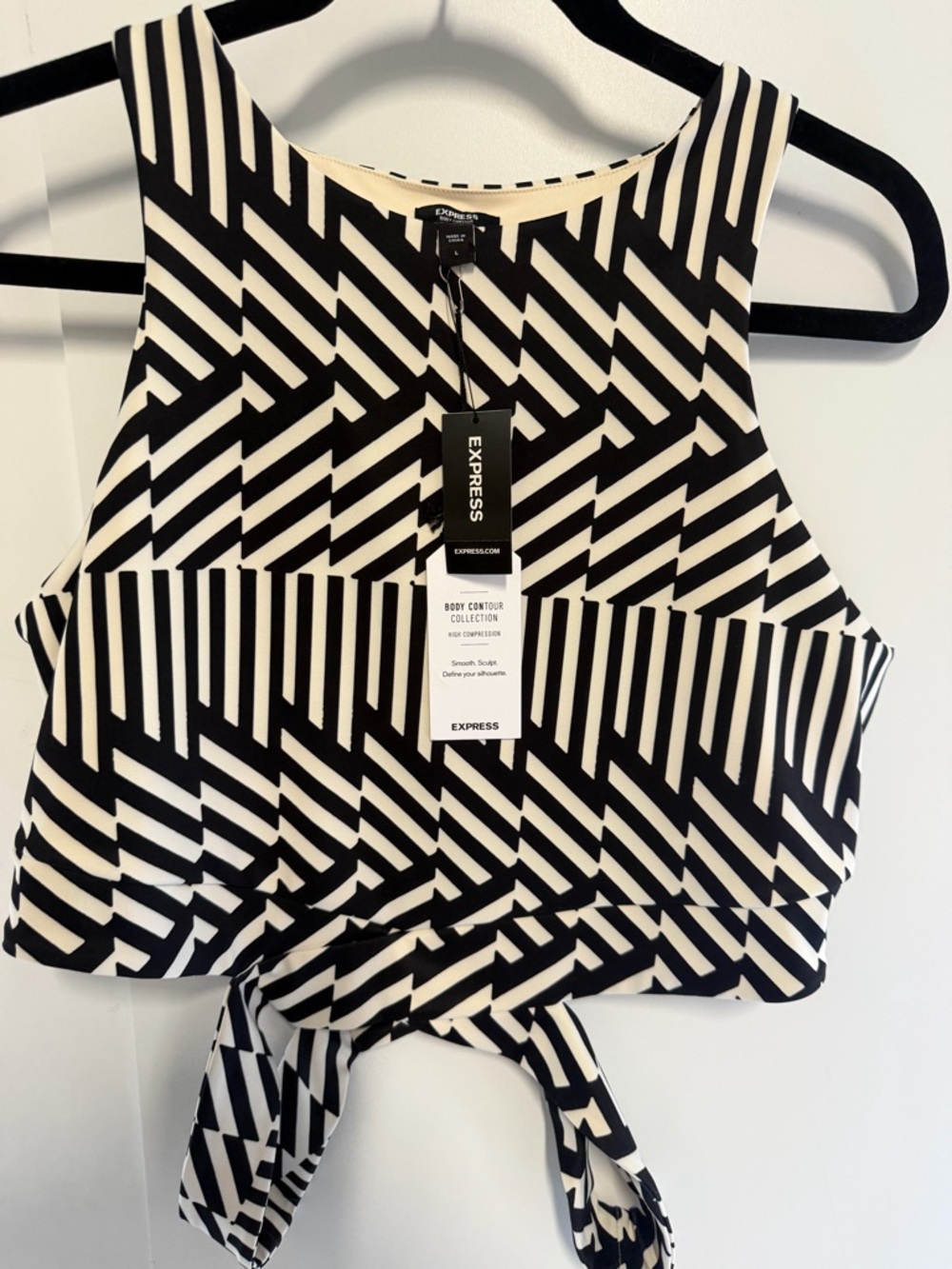 NWT size large Express Women's Black and White Geometric Crop Top